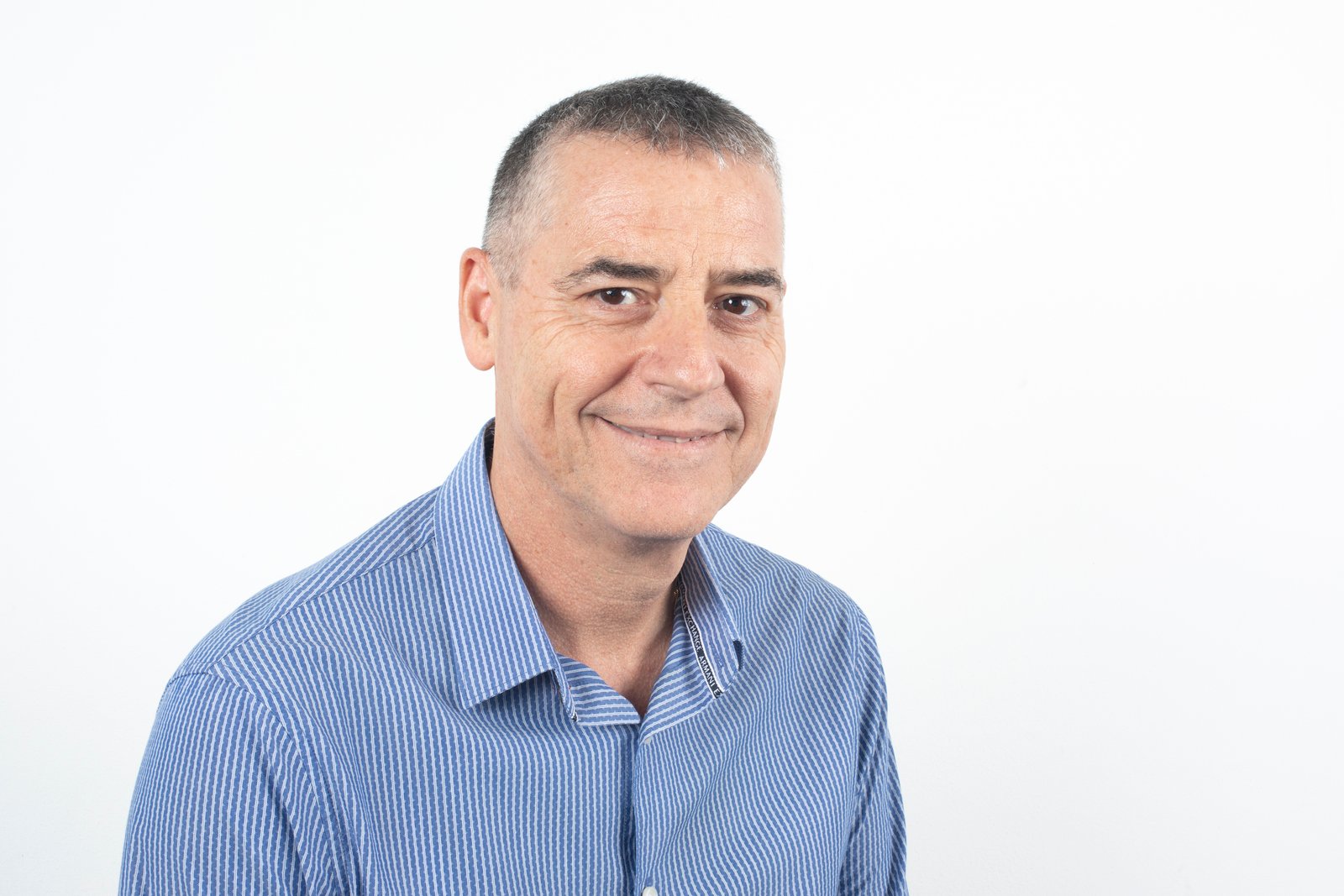 Mr César Cases