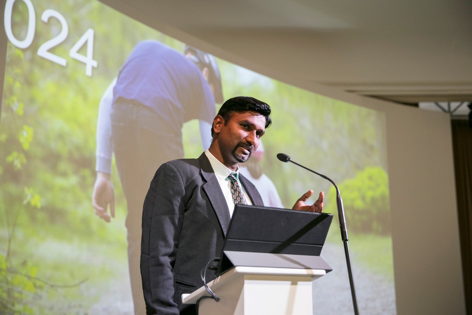 Mr Parthipan Naiker
